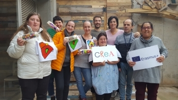 Persones de l'entitat lituana Jaunuoliu Dienos Centras visiten el Grup Alba a Tàrrega